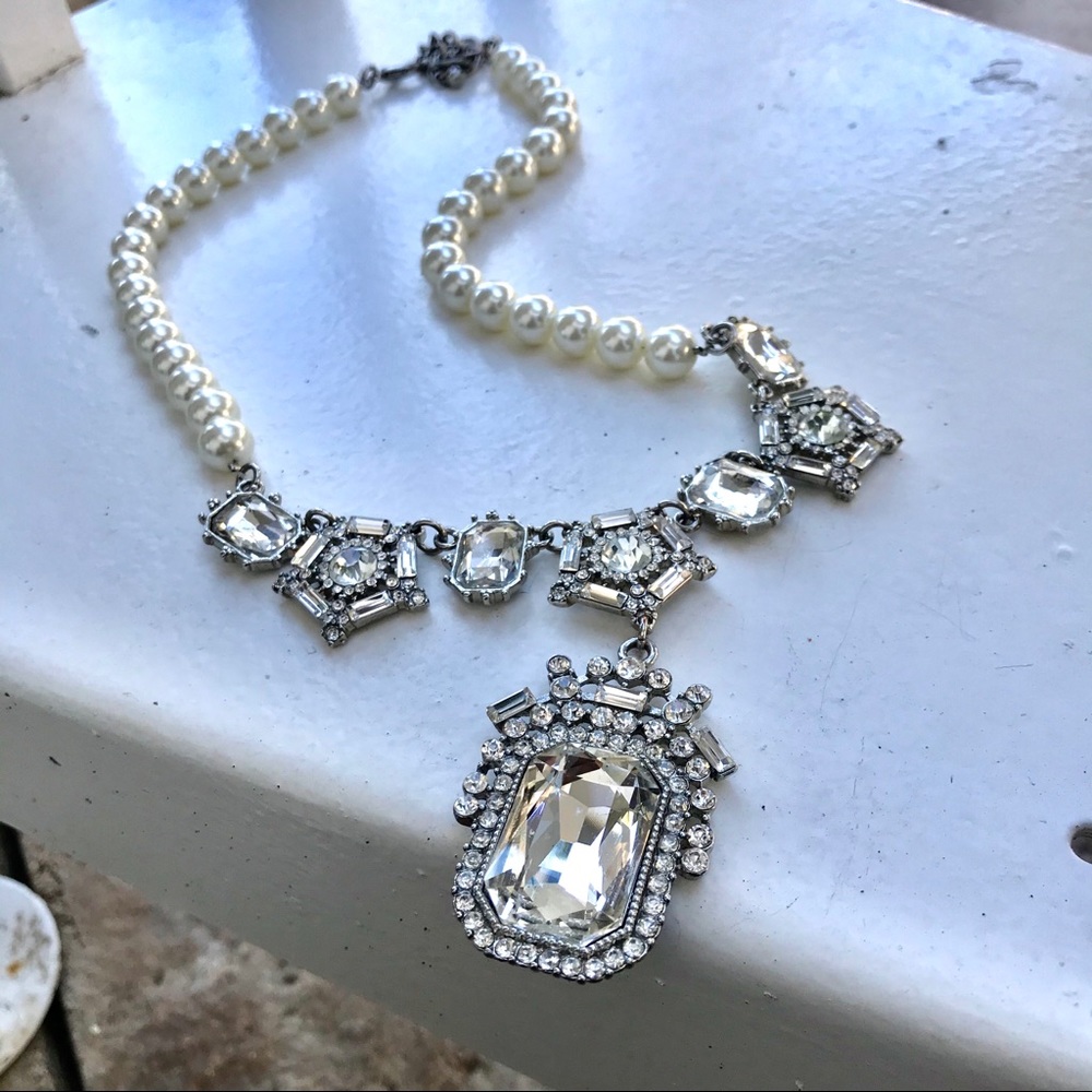 Dazzling Costume Necklace Suitable for a Queen